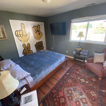 サンタローザ My Big Art Project Bed & Breakfast エクステリア 写真