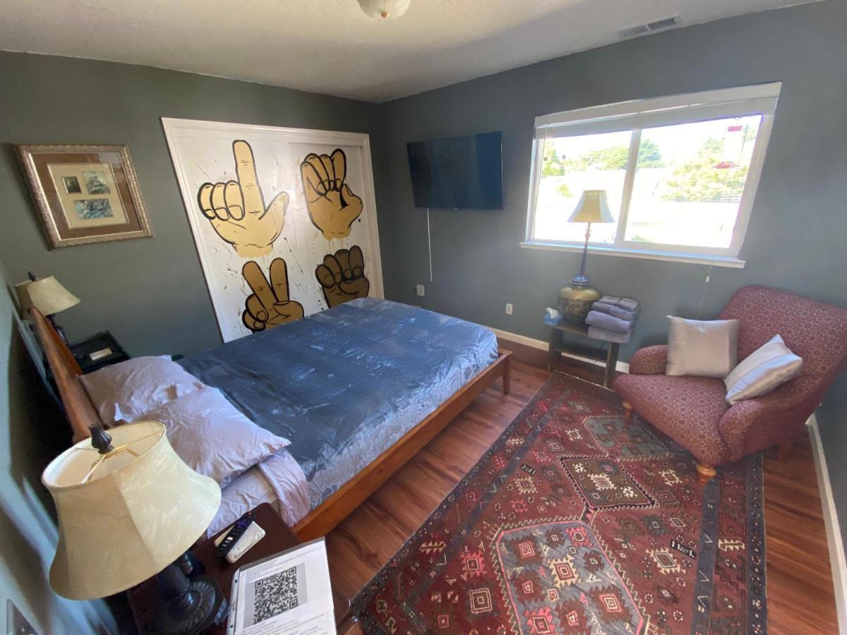 サンタローザ My Big Art Project Bed & Breakfast エクステリア 写真